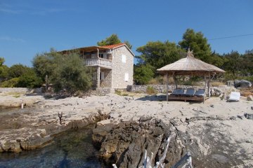 Secluded holiday house Tisina, Bay Stanimir - island Hvar