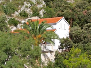Secluded house Matino